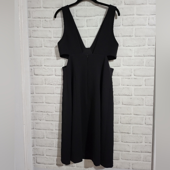 EUC Theory Cut Out Admiral Crepe Dress Black size 12 - Picture 3 of 8